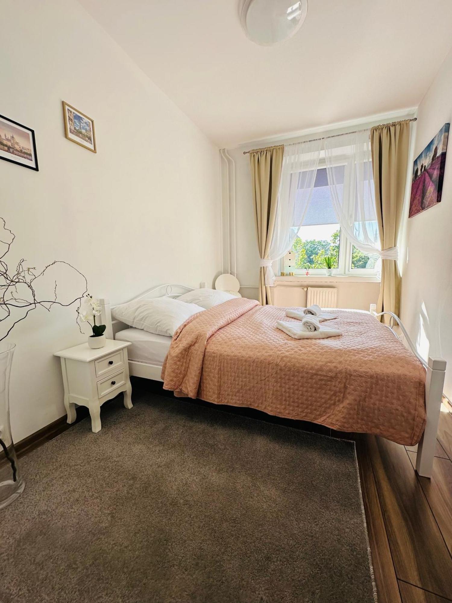 City Apartment Czestochowa Centrum 2-Bedroom Luaran gambar